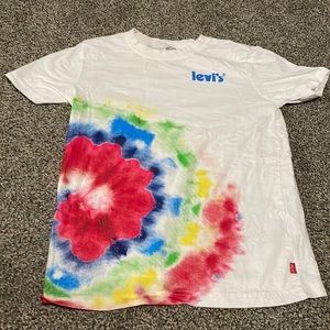 Women’s Medium Levi T-Shirt
